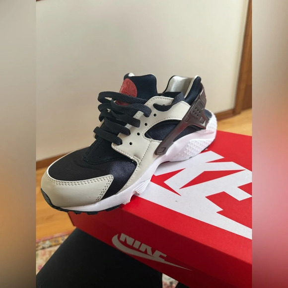 NWT Nike Air Huarache GS 'Photon Dust Dark Obsidian - Picture 2 of 8